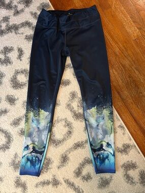 Athleta Mercury Sonar watercolor athletic leggings Medium